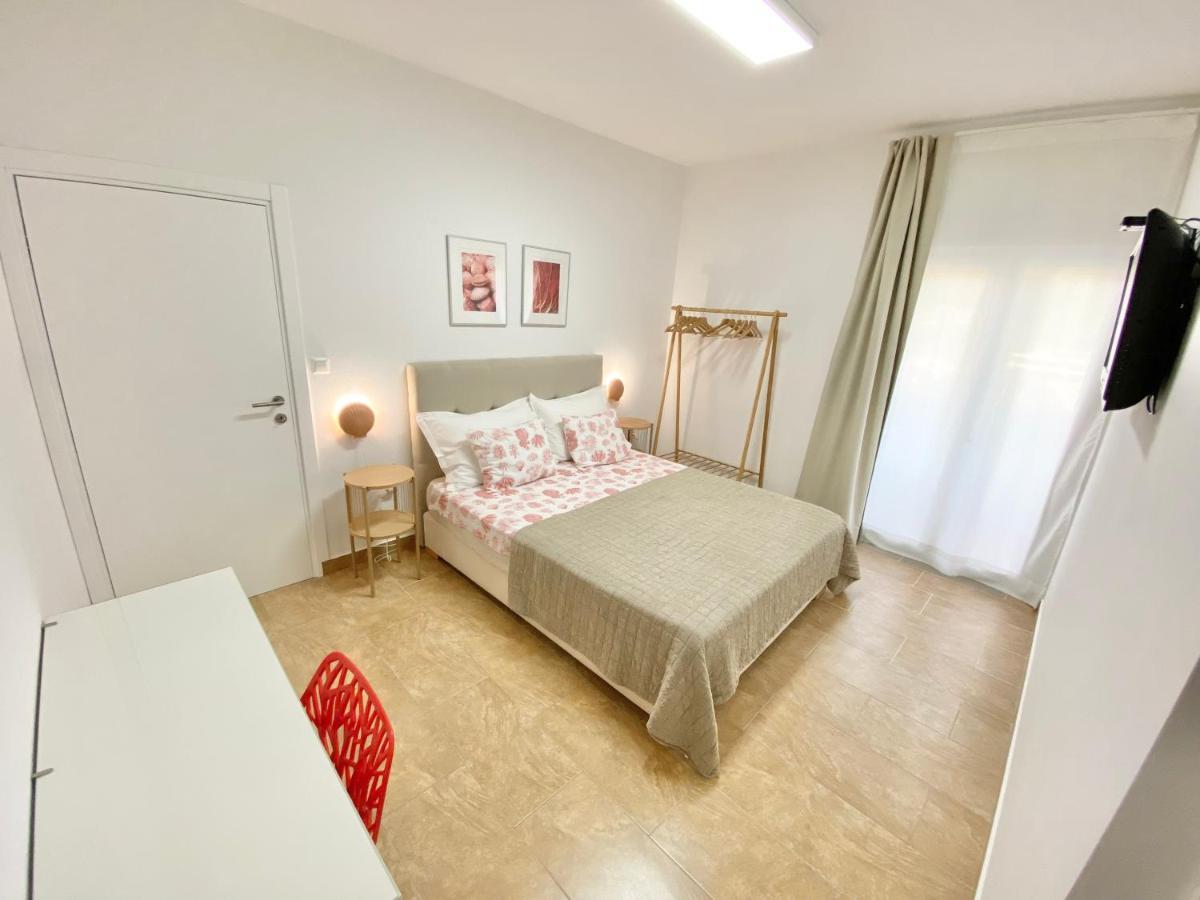Mamma Mia Apartments-City Center Hvar Town Buitenkant foto